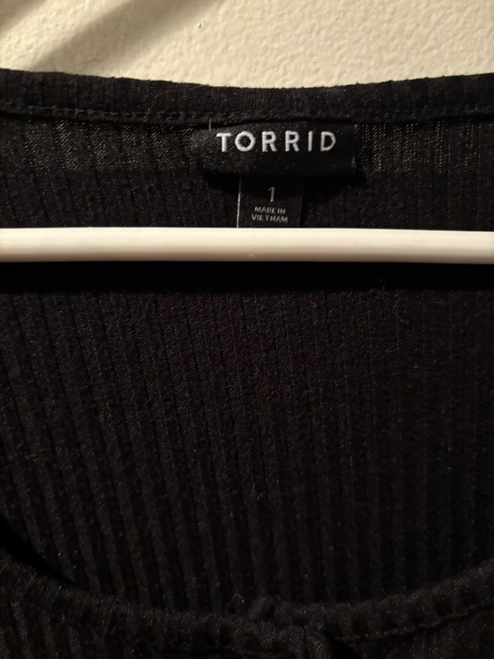 Torrid Black Pullover Top Size 1 - Picture 4 of 4
